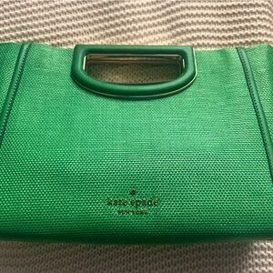 BNWT Kate Spade green straw crossbody/clutch bag.